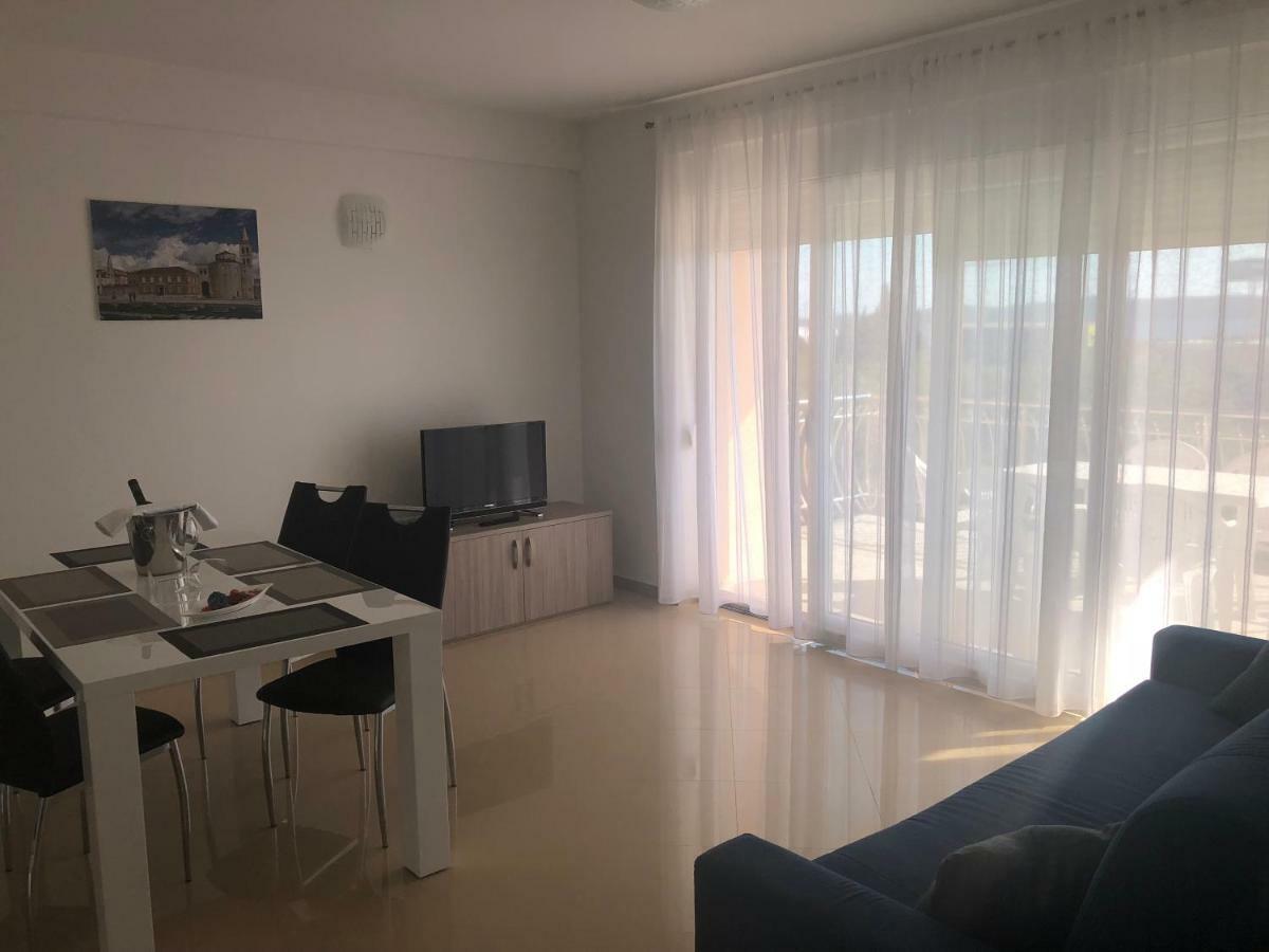 Sunset Apartment *